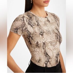 EXPRESS Snake skin print Soft Stretchy Short sleeves w crew neck top NWT
